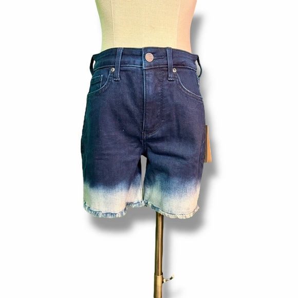 NWT NYDJ High-Rise Dip-Dyed Dark Wash Denim Shorts with Raw Hem Size 0 - Picture 3 of 13